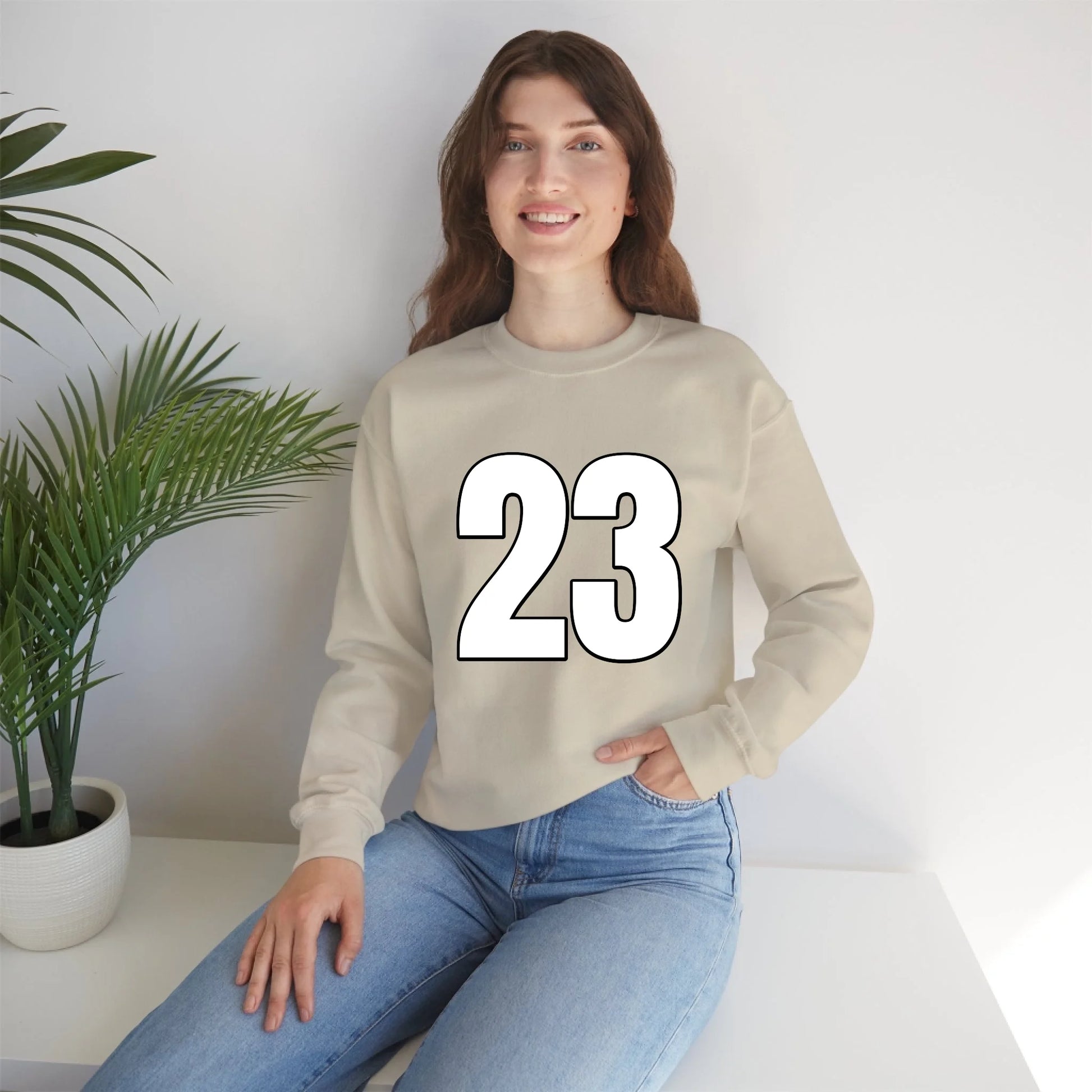 Sweatshirt Front Lifestyle - Sand 2