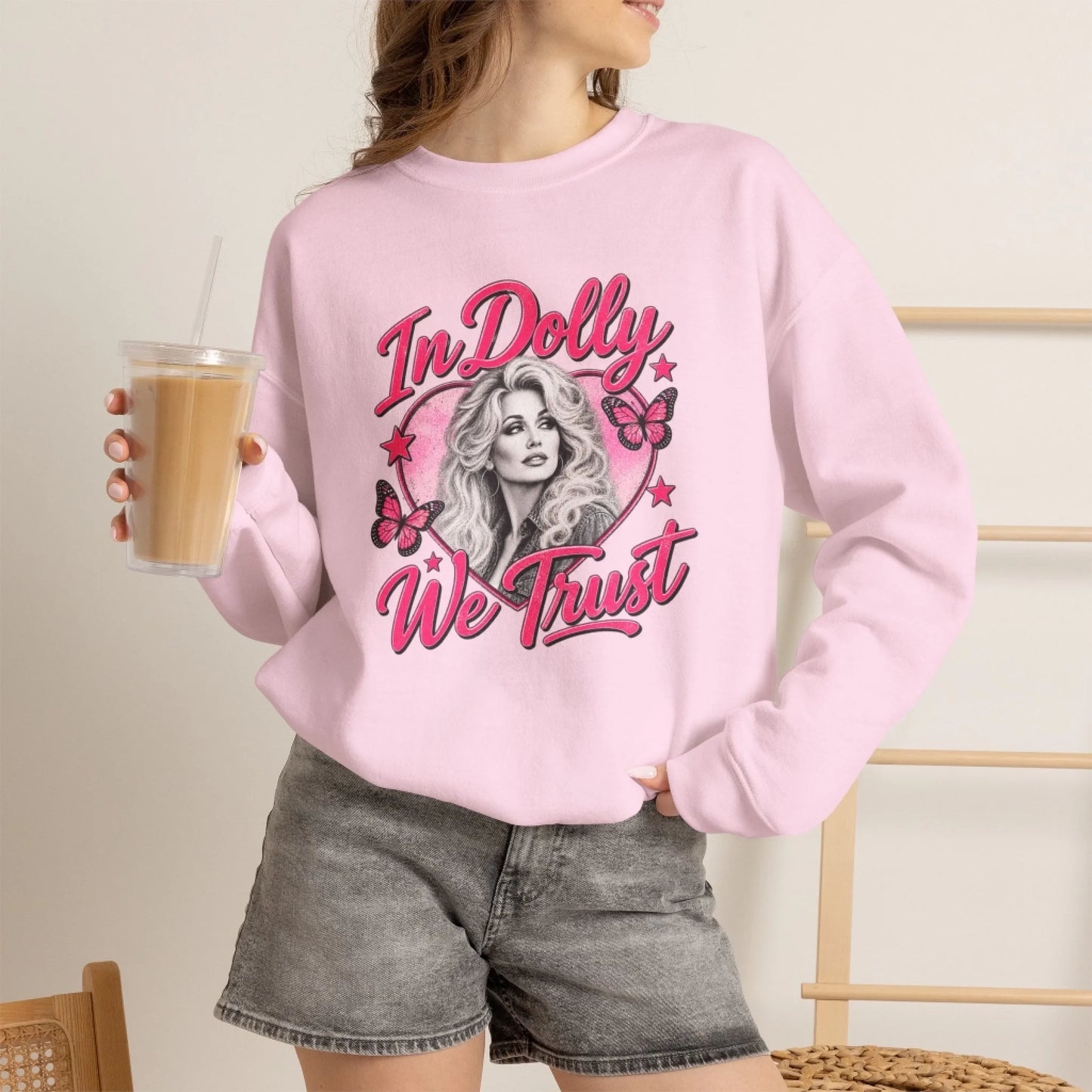 In Dolly We Trust Sweatshirt Seamless - Pink Talent