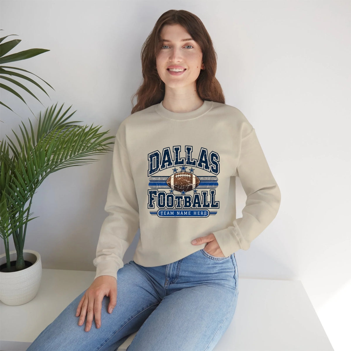 Sweatshirt Front Lifestyle - Sand 2